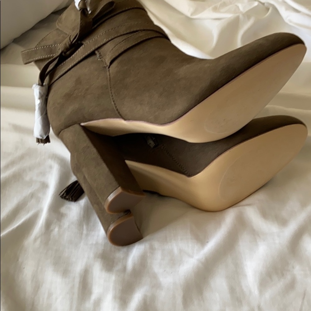 Booties - Picture 4 of 4